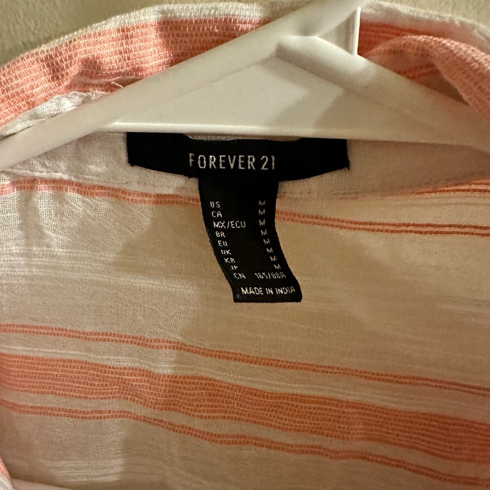 Light button up - Picture 3 of 3